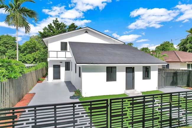 Building Photo - 972 SW 44th Ave Rental