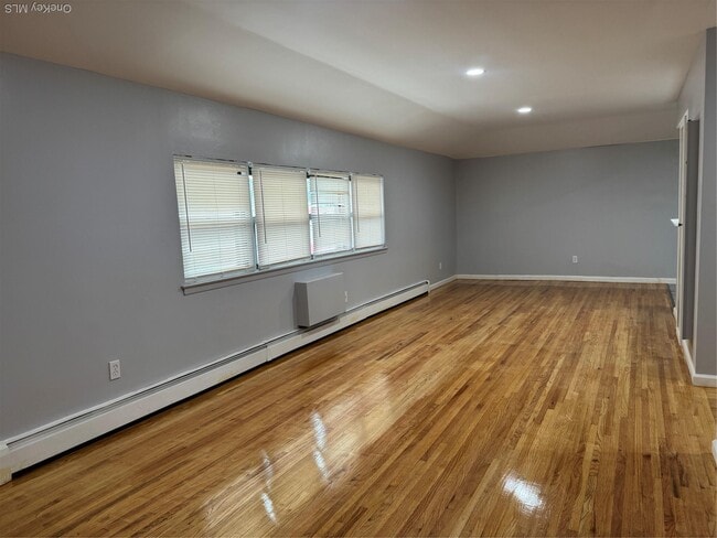 Photo - 59-43 174th St Unidad 3rd Fl