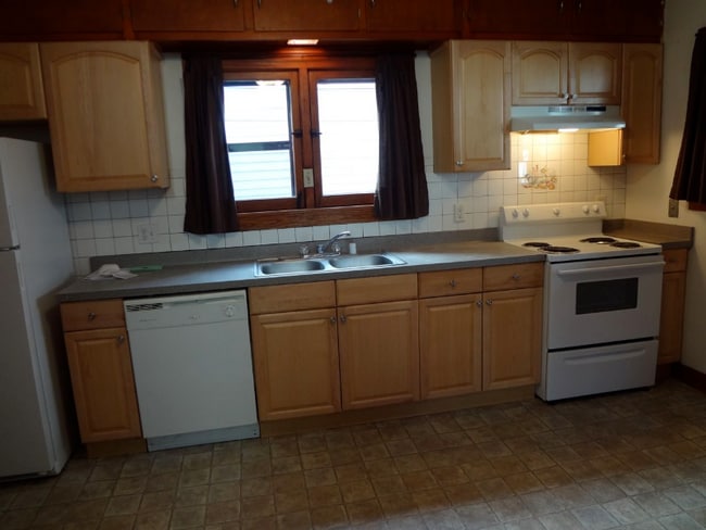 Photo - 2436-B N Weil St