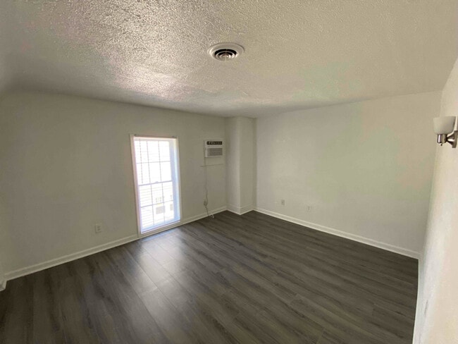 Photo - 13-15 Anderson St Unit 15B