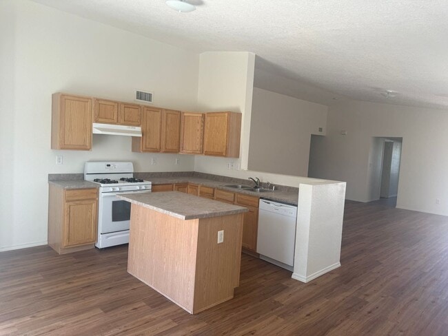 Photo - 3716 Rancher Loop NE