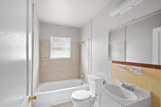 Photo - 4922 Alvin St