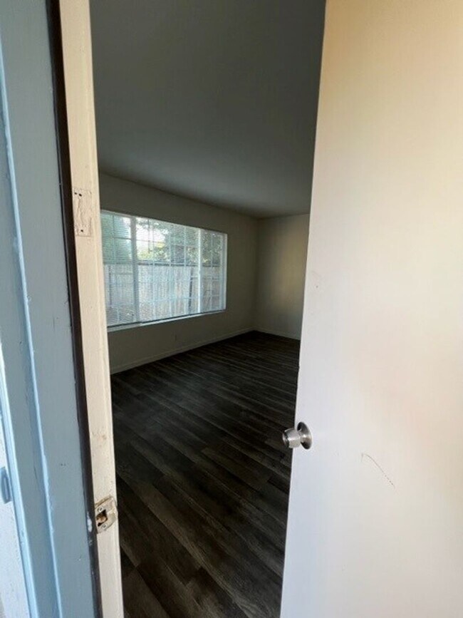 Photo - S. Minahen, 360-362 ** Unidad S. Minahen Street, 360