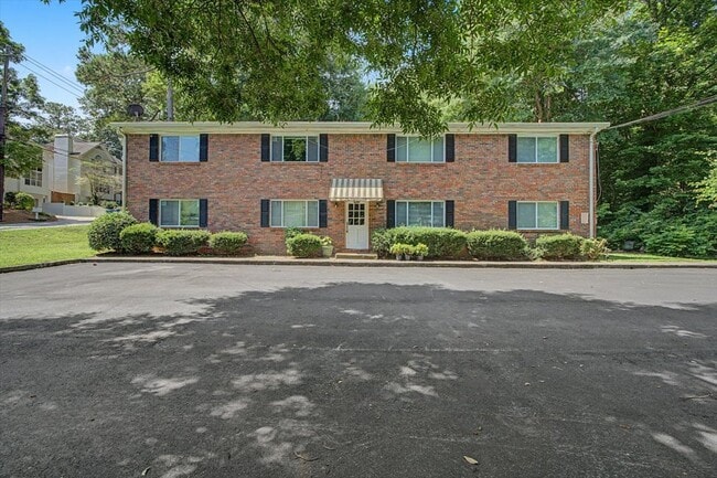 Building Photo - 2430 Coosawattee Dr NE Unit B