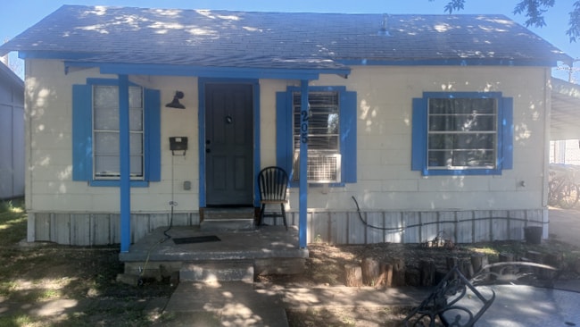 Building Photo - 205 N 21st St Rental