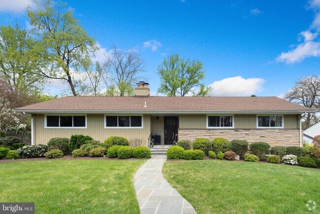 Building Photo - 1404 Middlebury Dr Rental