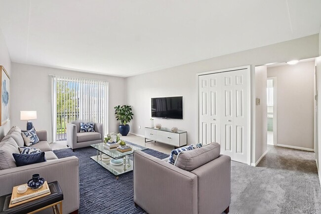 Building Photo - Rivercrest Apartments