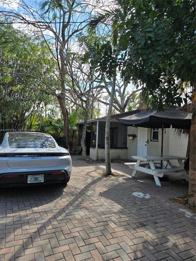 Photo - 1445 N Andrews Ave