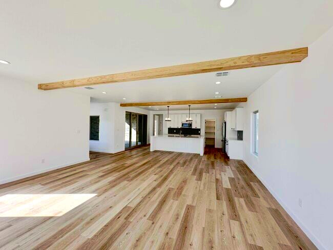 Photo - 4912 Jarvis St