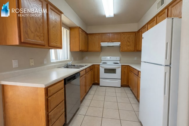 Building Photo - 15547 S Moon Valley Rd Unit 3