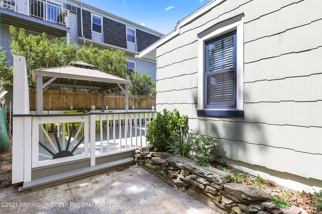 Photo - 124 Heck Ave