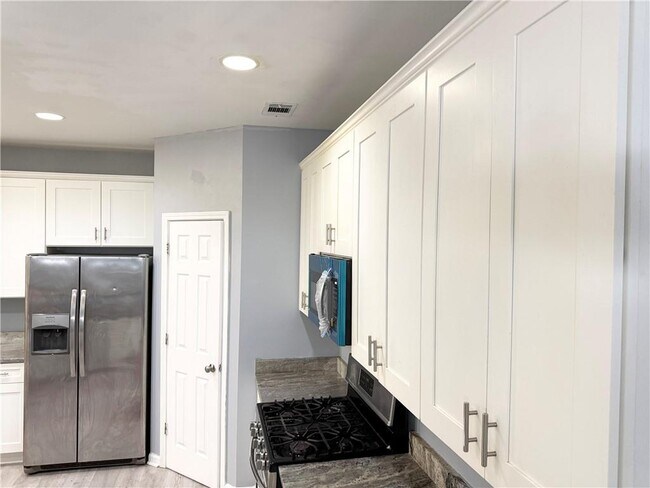 Photo - 2443 Walnut Tree Ln