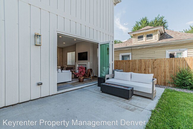 Photo - 4 br, 3.5 bath House - 2570 South Cherokee...