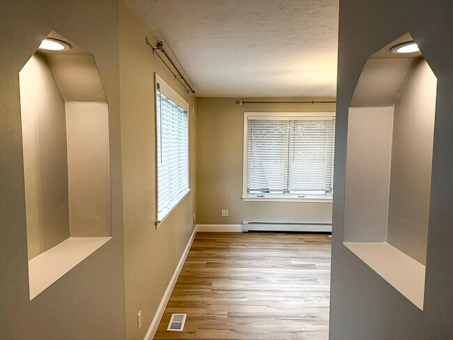 Photo - 1132 W Boylston St Unit 1