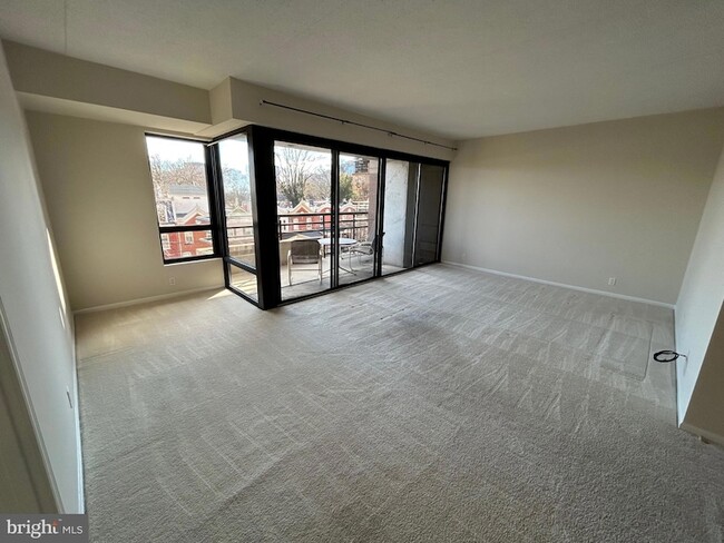 Photo - 1100 Lovering Ave Unit 204