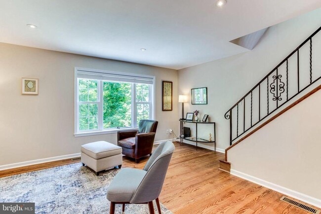 Photo - 258 Burgess Ave