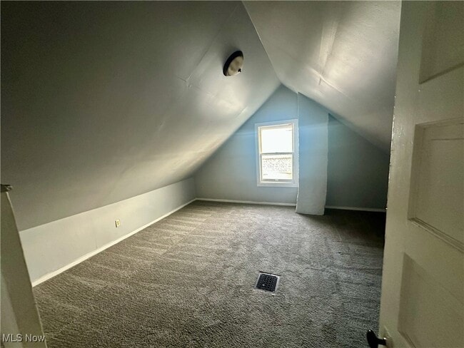 Photo - 202 Crosby St Unidad Up