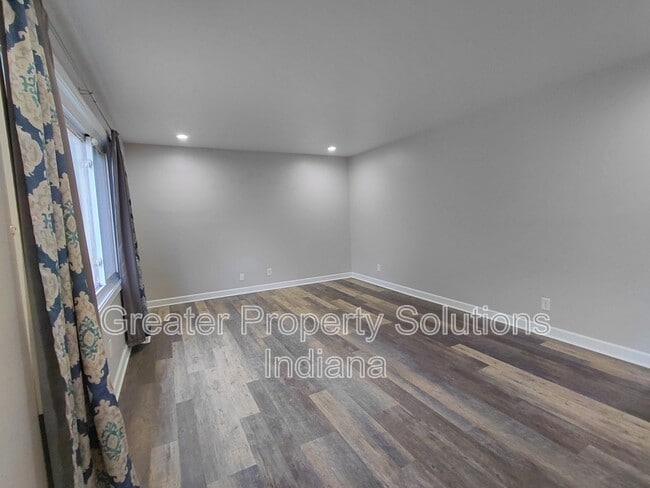 Photo - 1932 S Park Ave