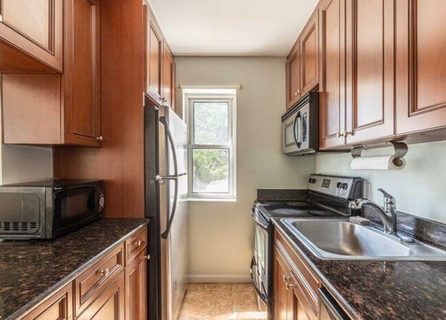 Photo - 10 Palisade Ave Unit 2c