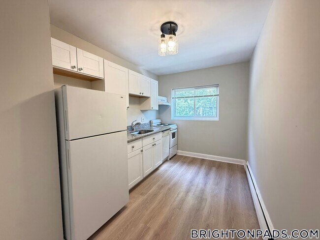 63 Selkirk Rd Unit 6