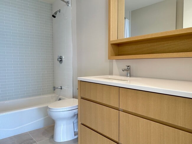 Building Photo - Resort style living at SKY 1/1/1 Rental