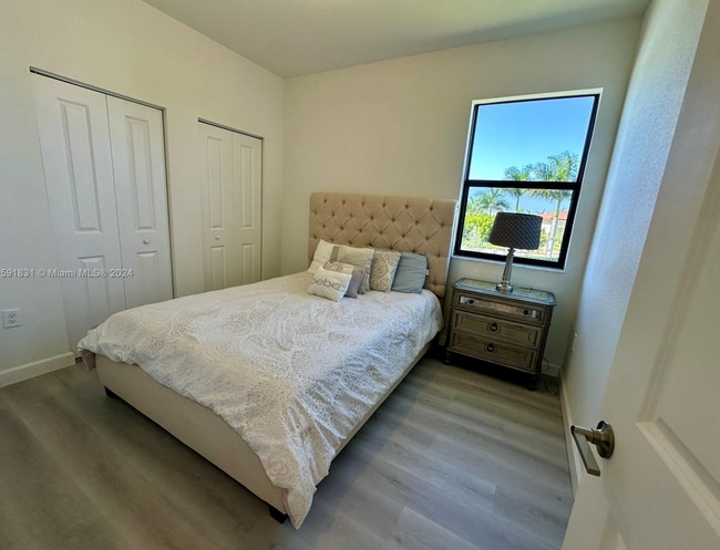 Photo - 3558 W 108th St