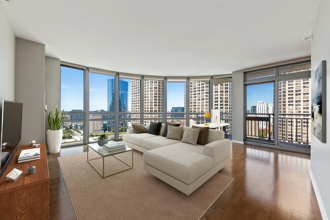 Building Photo - 125 S Jefferson St Unit 1902