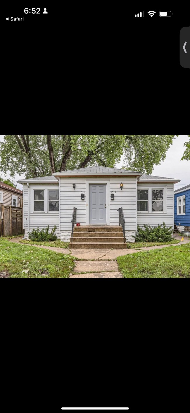 Photo - 1019 Central Ave W