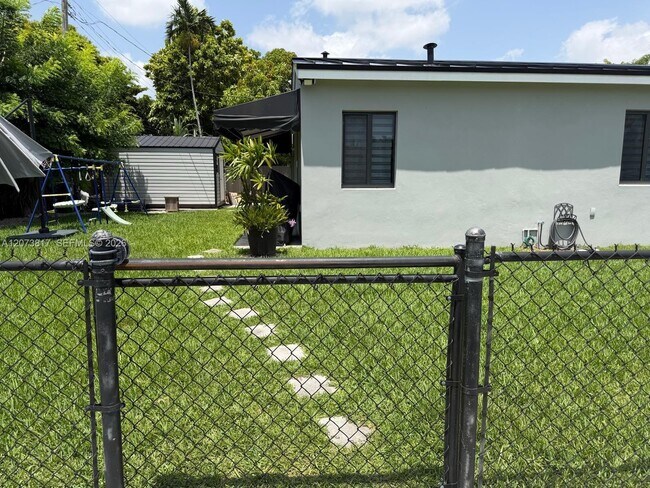 Building Photo - 7300 S Waterway Dr Unit 0