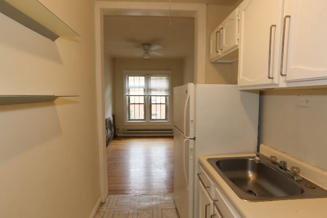 Photo - 629.5 W Barry Ave Unidad N3