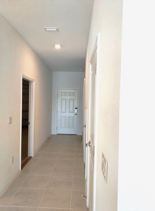 Photo - 2403 Paravane Wy Casa Adosada