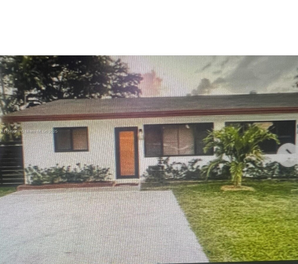 Photo - 250 SW 10th Ave Apartment Unit 1-2