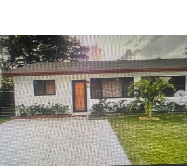Building Photo - 250 SW 10th Ave Unit 1-2 Rental