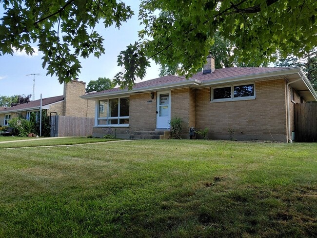 Building Photo - 2116 Walnut St
