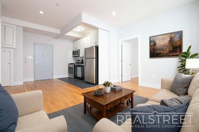 Photo - LUXURY 2 Bed in Queens! Unit 631
