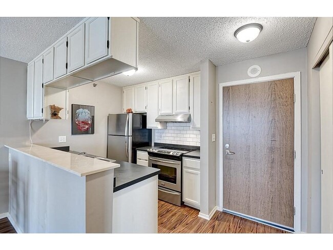 Photo - 433 S 7th St Unidad 1607