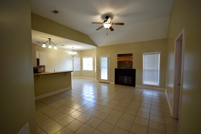 Photo - Nice 3 Bedroom House!