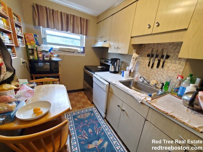 Photo - 14 Commonwealth Ct Unit 3