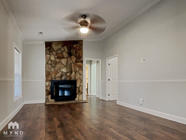 Photo - 4811 McAlpine Ln