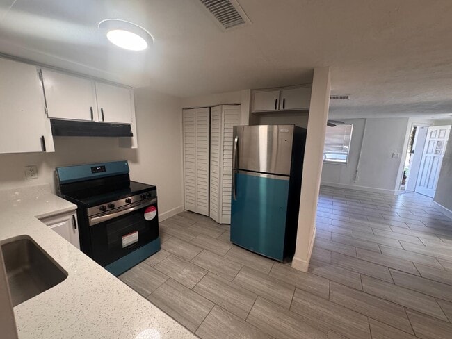 5525 Quist Dr