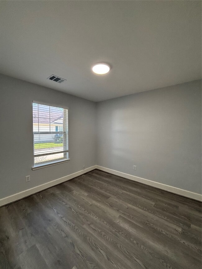 Photo - 11823 Longwood Garden Way