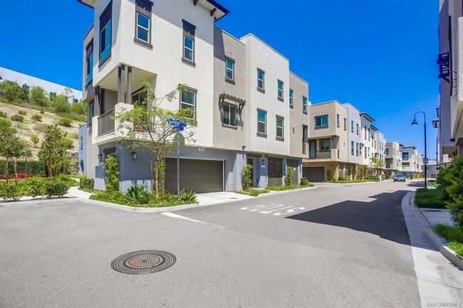 Building Photo - Modern 3-Bedroom, 3-Bath in Prime North Co...