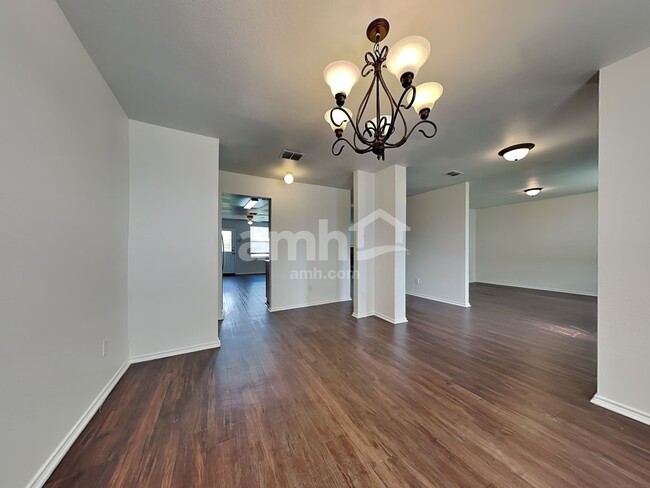 Photo - 1409 Laurel Ln