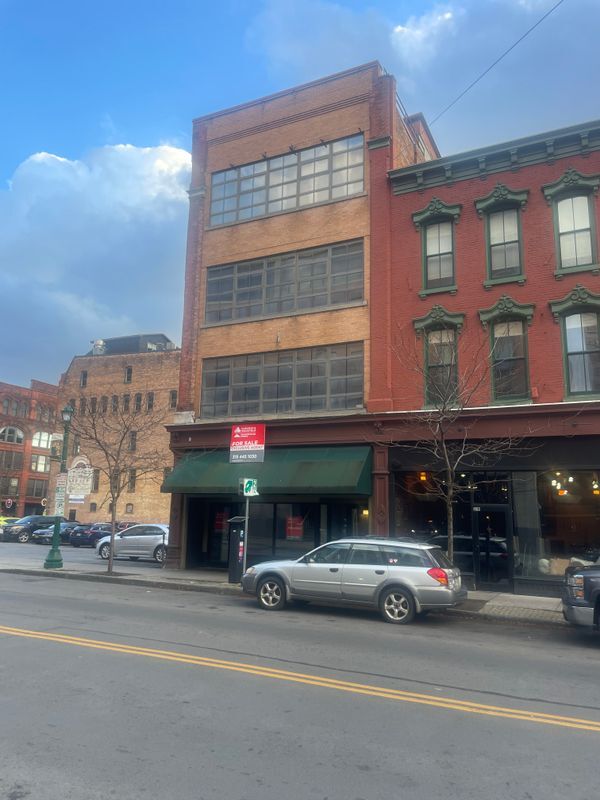 Photo - 110 Walton St