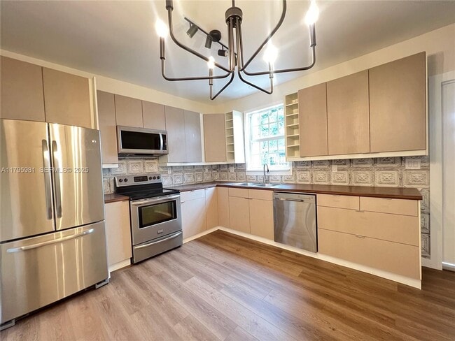 Building Photo - 315 NE 110th St Unit 2