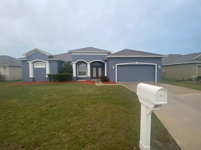 Building Photo - 4 Bedroom 2 Bath home in Winter Haven for RENT!