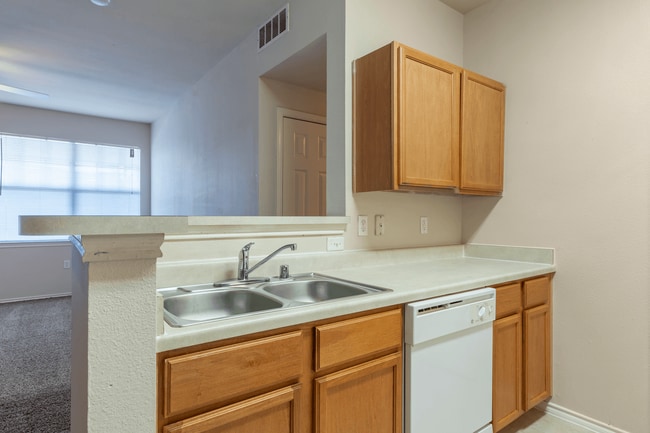 Photo - Landings at Bluff Ridge Apartments