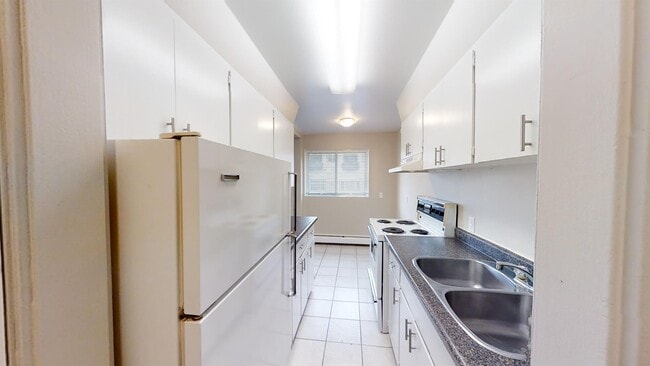 Photo - 9932-9105 105 Ave Unit 205