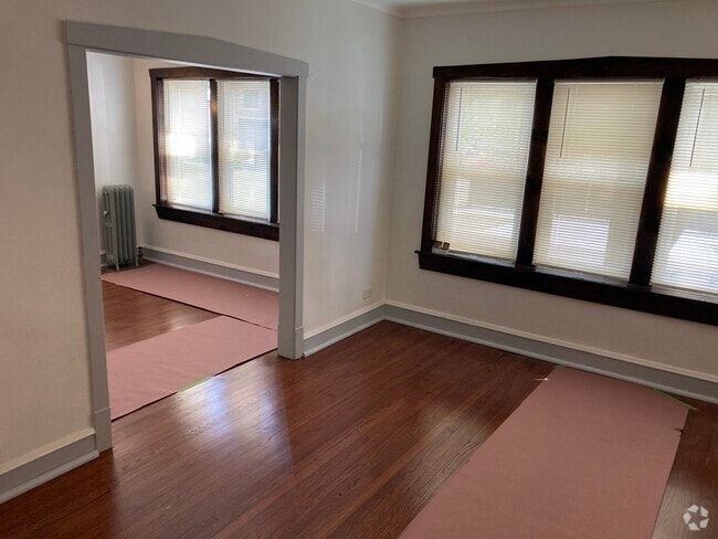 Building Photo - 950 N Mayfield Ave Unit 1N Rental