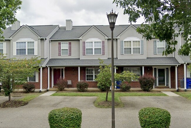 Building Photo - Stone Properties Unit Oak Tree - 685 Rental